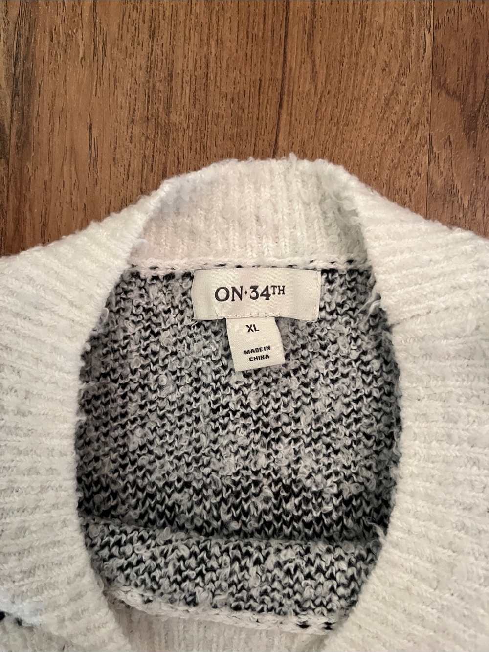 On 34th Plaid Crewneck Sweater - Picture 3 of 7